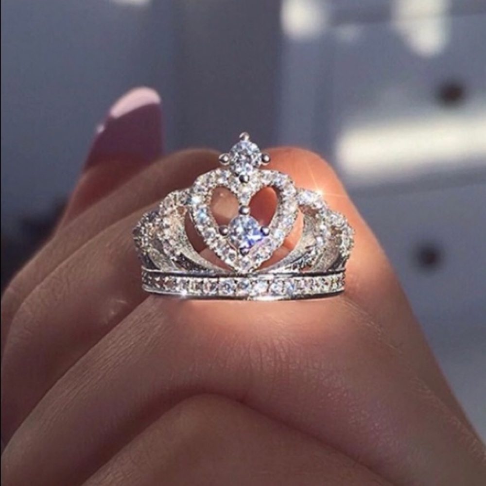 Silver Crown Shape Rhinestone Crystal Rings size 6 - Picture 3 of 8